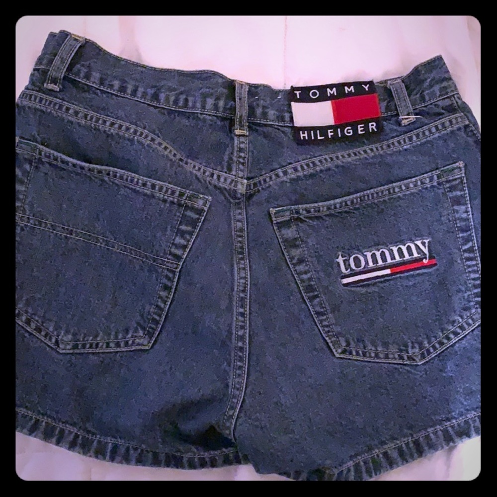CUTE TOMMY HILFIGER JEAN SHORTS
